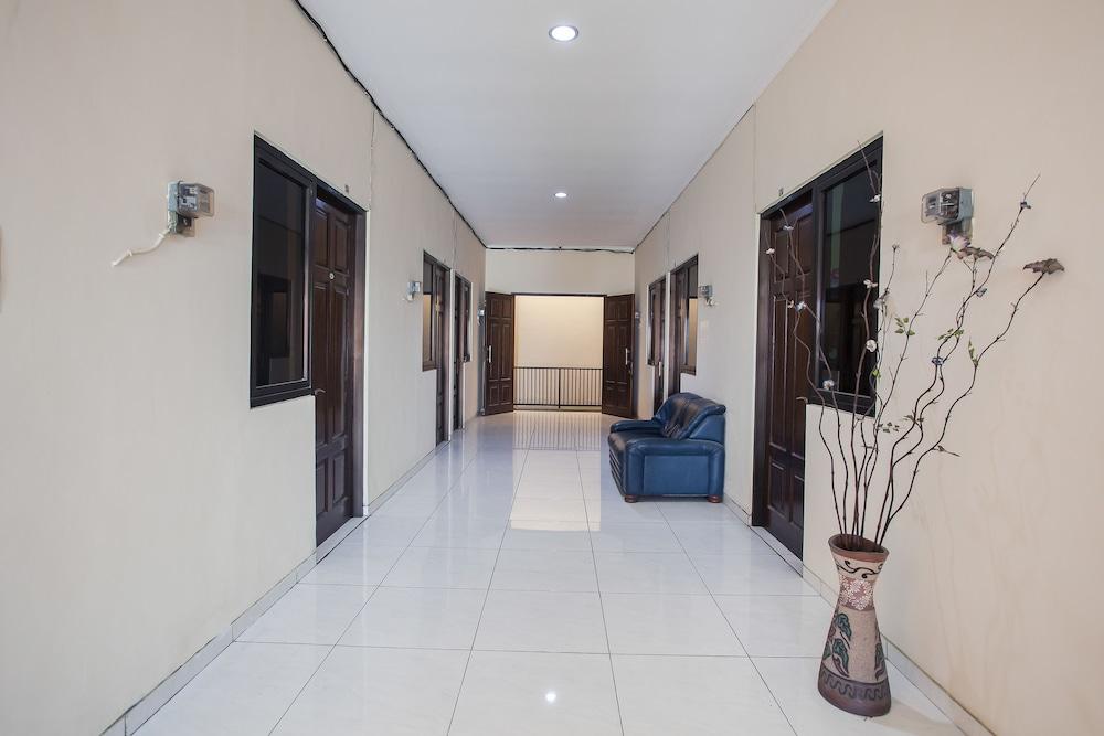 Reddoorz At Graha 99 Simomulyo Hotel Surabaya Luaran gambar