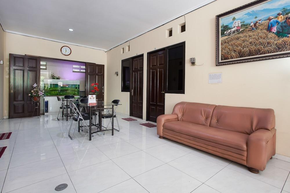 Reddoorz At Graha 99 Simomulyo Hotel Surabaya Luaran gambar
