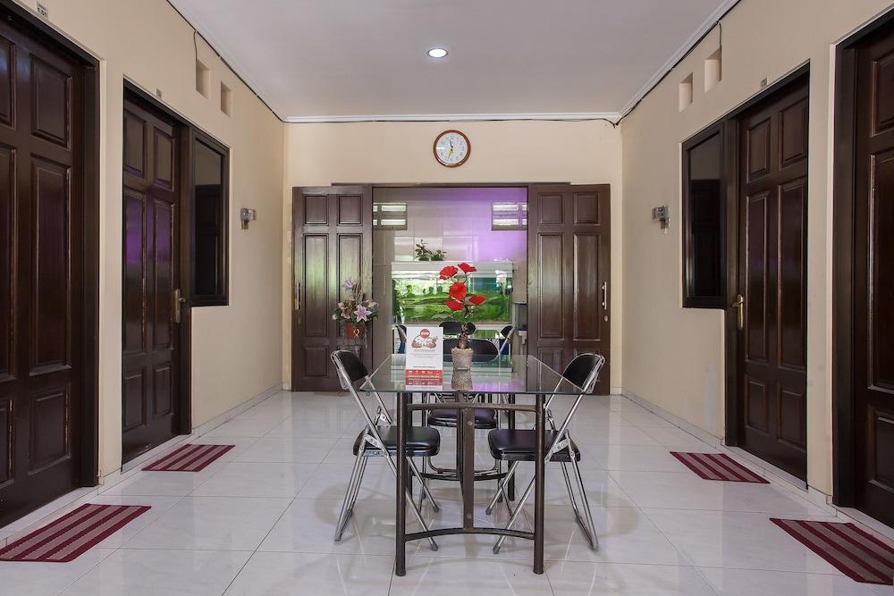Reddoorz At Graha 99 Simomulyo Hotel Surabaya Luaran gambar