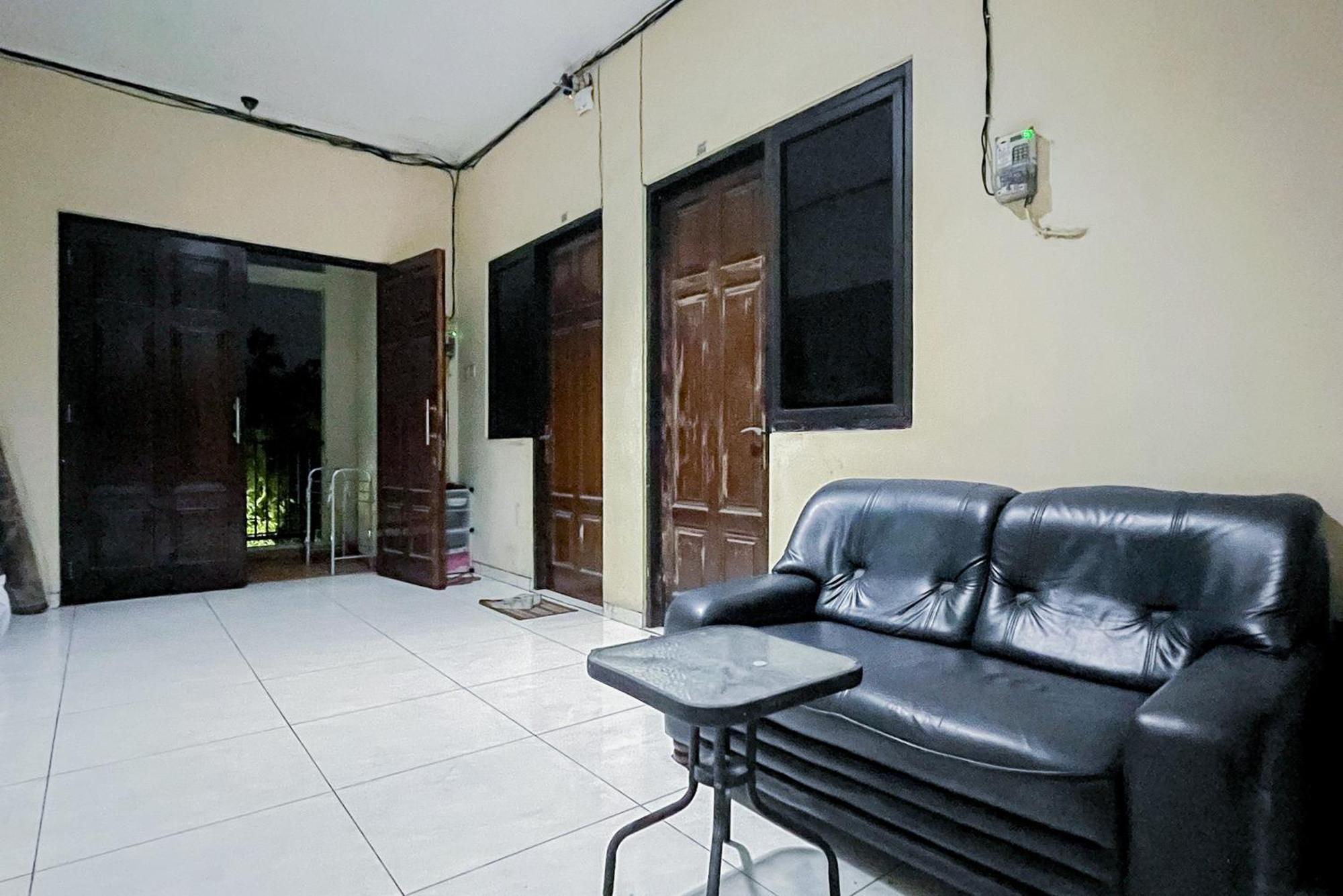 Reddoorz At Graha 99 Simomulyo Hotel Surabaya Luaran gambar