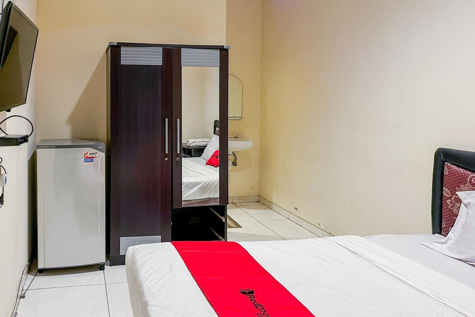 Reddoorz At Graha 99 Simomulyo Hotel Surabaya Luaran gambar