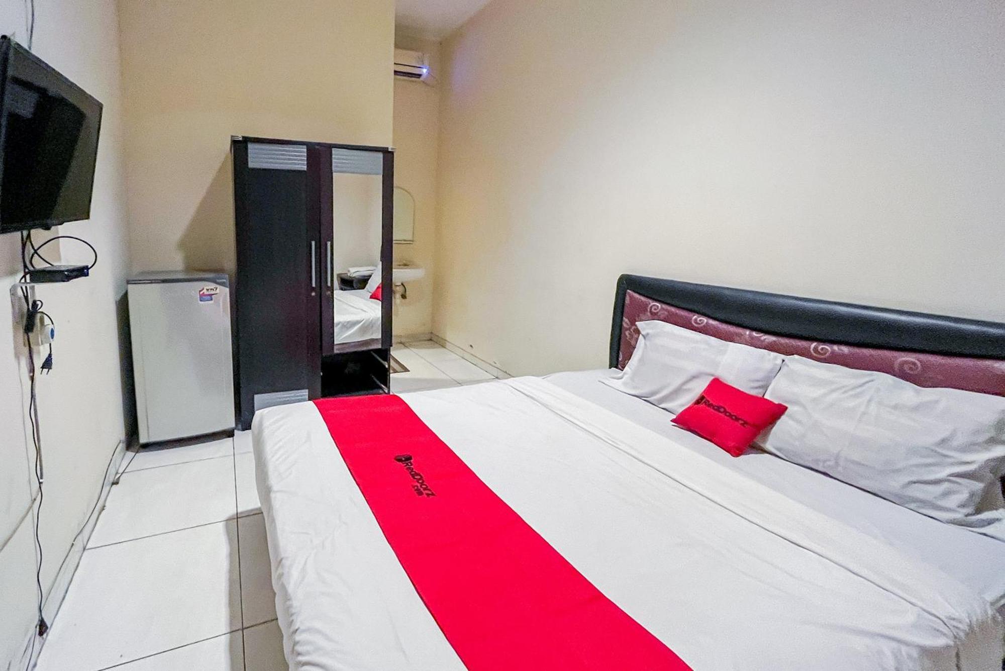 Reddoorz At Graha 99 Simomulyo Hotel Surabaya Luaran gambar