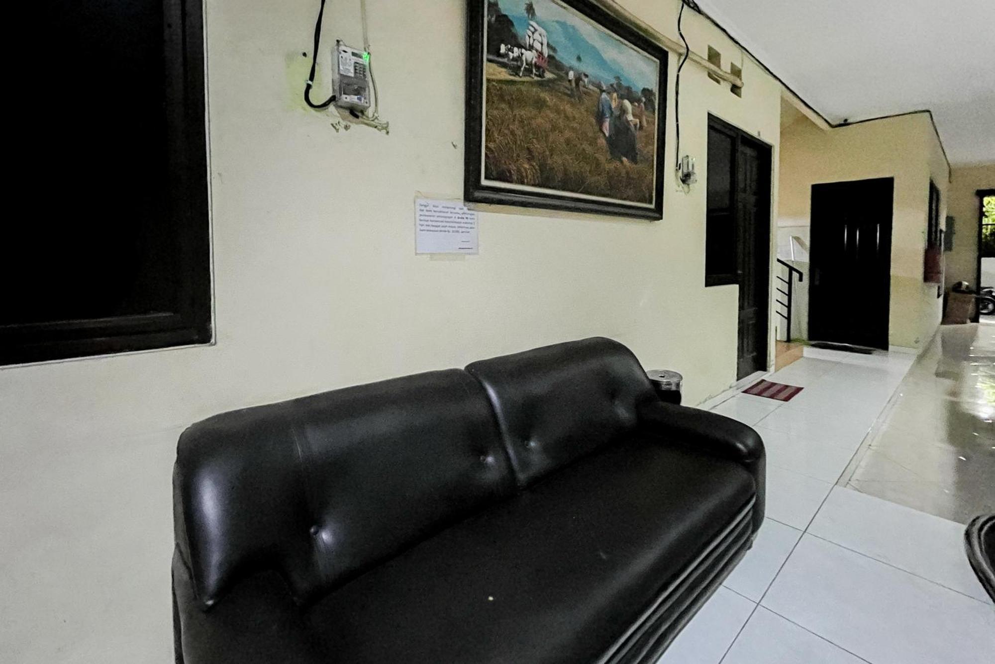 Reddoorz At Graha 99 Simomulyo Hotel Surabaya Luaran gambar